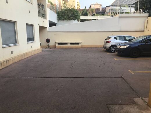 Expertise bâtiment à Cap-d’Ail : fissures, humidité, structure