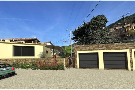 Permis de construire pour l&#8217;extension d&#8217;une ancienne maison séparée en lots et la construction de garages au lieu-dit Libre à Breil-sur-Roya (06)