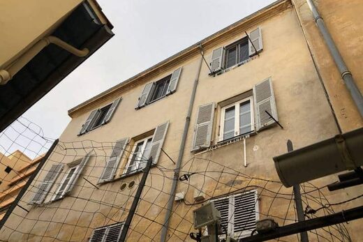 Diagnostic pour résoudre un problème d&#8217;humidité au sein d&#8217;un appartement situé dans un immeuble ancien à Beausoleil (Alpes Maritimes 06)