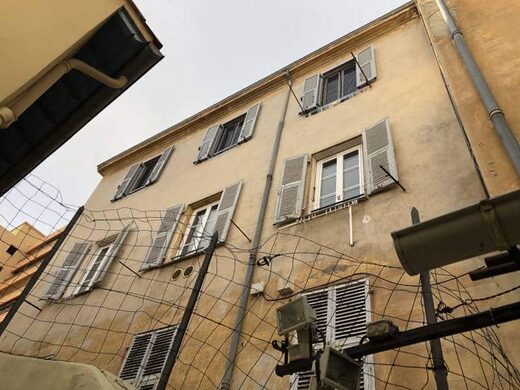 Diagnostic&#x20;pour&#x20;r&#x00E9;soudre&#x20;un&#x20;probl&#x00E8;me&#x20;d&amp;&#x23;8217&#x3B;humidit&#x00E9;&#x20;au&#x20;sein&#x20;d&amp;&#x23;8217&#x3B;un&#x20;appartement&#x20;situ&#x00E9;&#x20;dans&#x20;un&#x20;immeuble&#x20;ancien&#x20;&#x00E0;&#x20;Beausoleil&#x20;&#x28;Alpes&#x20;Maritimes&#x20;06&#x29;