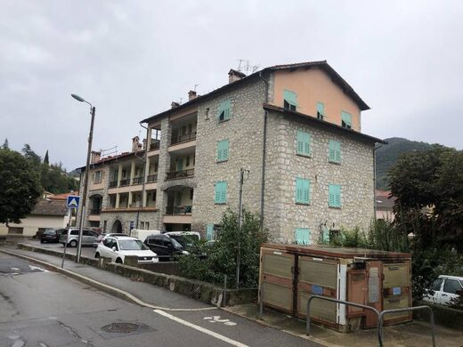 Contr&#x00F4;le&#x20;de&#x20;la&#x20;conformit&#x00E9;&#x20;et&#x20;du&#x20;respect&#x20;de&#x20;la&#x20;facturation&#x20;concernant&#x20;des&#x20;travaux&#x20;de&#x20;r&#x00E9;fection&#x20;d&amp;&#x23;8217&#x3B;une&#x20;couverture&#x20;sur&#x20;un&#x20;immeuble&#x20;r&#x00E9;sidentiel&#x20;&#x00E0;&#x20;Sospel&#x20;&#x28;Alpes&#x20;Maritimes&#x20;06&#x29;