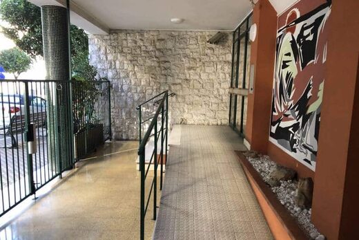 Maîtrise d&#8217;oeuvre pour la réfection de carrelage pour les paliers extérieurs d&#8217;une résidence pour le compte d&#8217;un Syndic de Copropriétés à Menton (06 Alpes Maritimes)